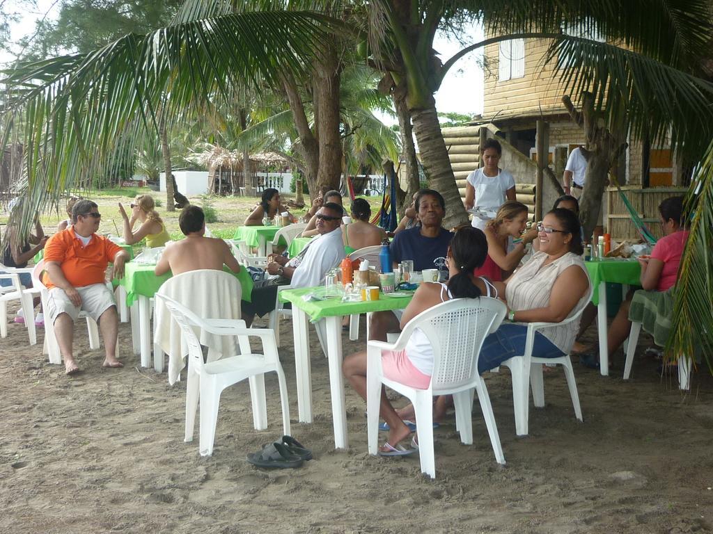 Caribbean Coral Inn Tela Kültér fotó